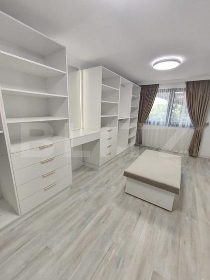 Casă individuală cu 6 camere cu Canalizare în Central