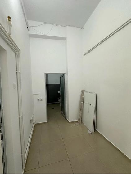 Spațiu comercial, de 65 mp, în Micro 18