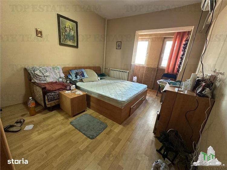 Apartament cu 3 camere decomandat în Aviației