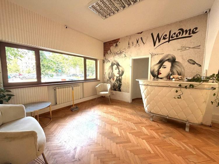 Apartament cu 4 camere în P-ța Victoriei