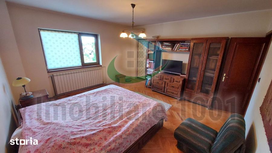 Casă cu 5 camere cu Teren 660 Mp în Central