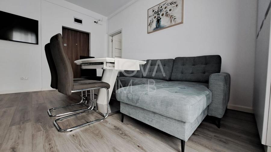 Apartament cu 3 camere semidecomandat, mobilat în Mihai Viteazul