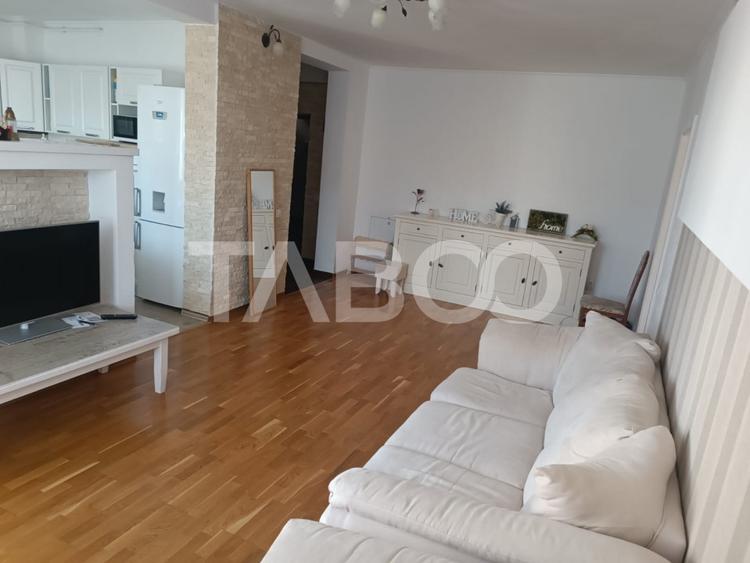 Apartament cu 2 camere semidecomandat, mobilat în Mihai Viteazul
