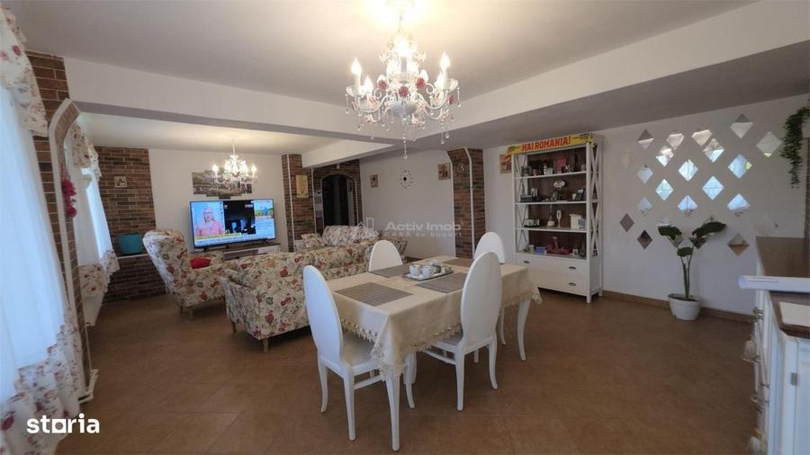 Casă cu 4 camere în Central