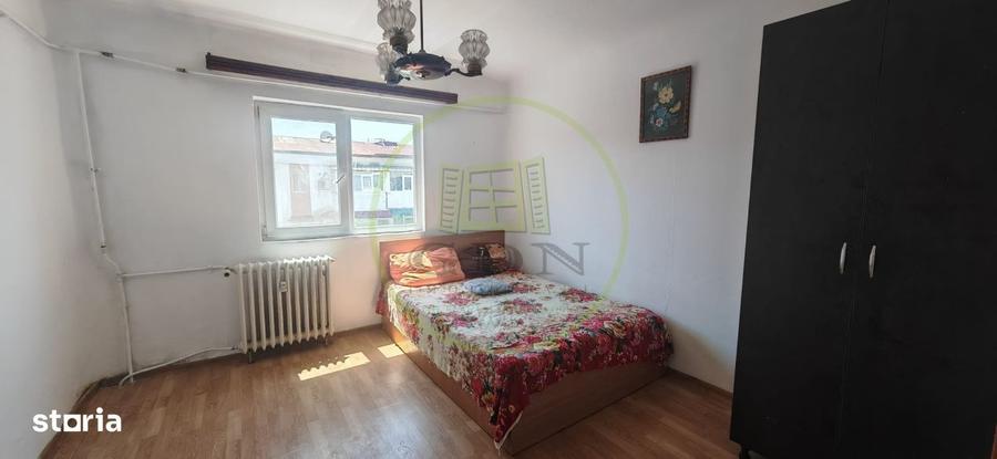 Apartament cu 4 camere decomandat în 1 Mai
