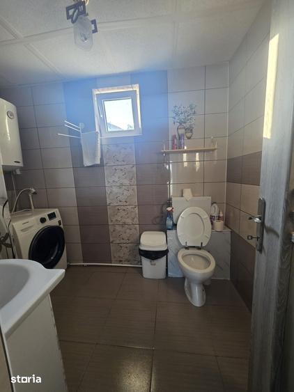 Casă cu 2 camere cu Teren 1300 Mp în Davidești