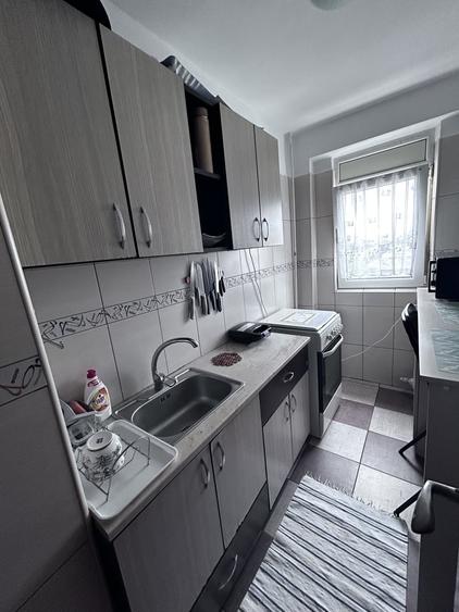 Apartament cu 2 camere decomandat în Tei