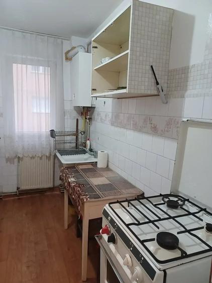 Apartament cu 2 camere semidecomandat în Vasile Aaron
