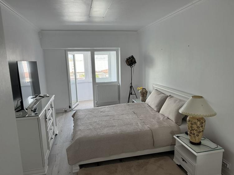 Apartament cu 2 camere decomandat în Exterior Vest