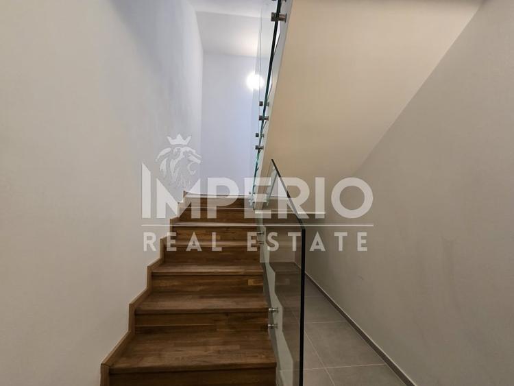 Casă individuală cu 12 camere cu Canalizare în Mărăști