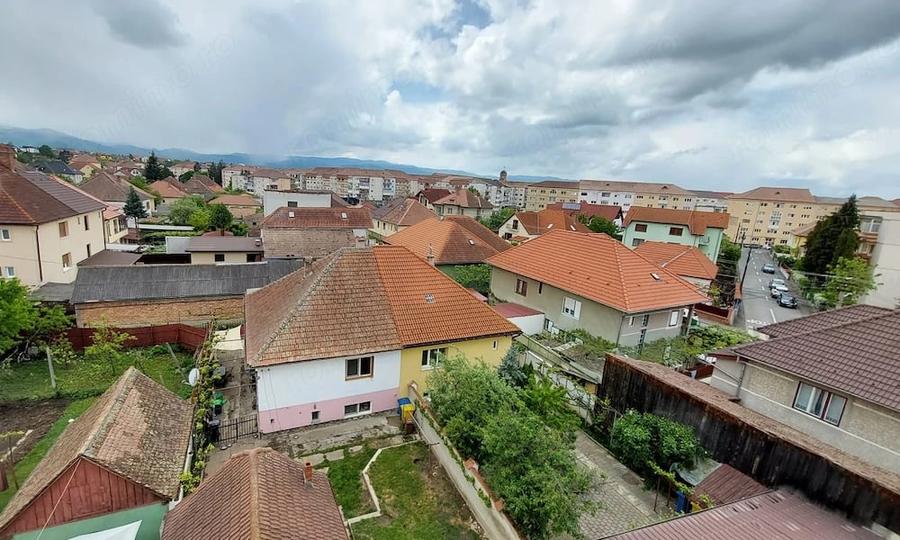 Apartament cu 3 camere decomandat în Ștrand