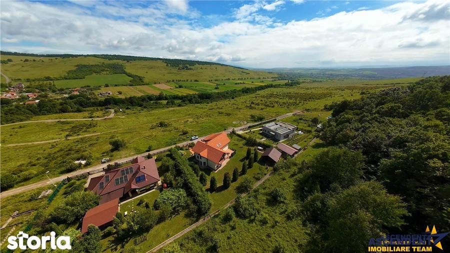 Casă cu 9 camere decomandat cu Teren 1750 Mp în Pestișu Mic