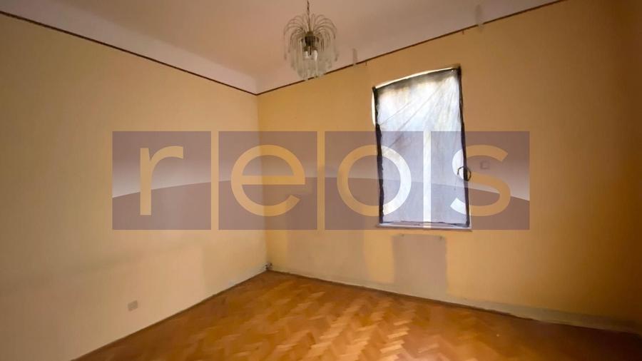 Casă individuală cu 4 camere cu Canalizare în Central