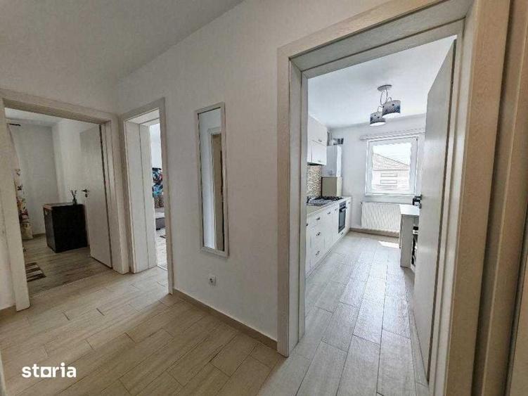 Apartament cu 2 camere decomandat în Florilor