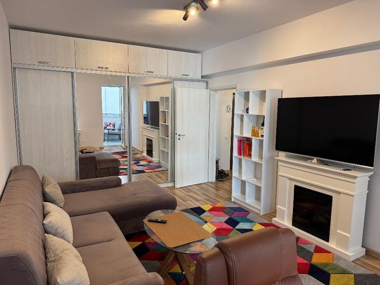 Apartament cu 2 camere decomandat, mobilat în Central
