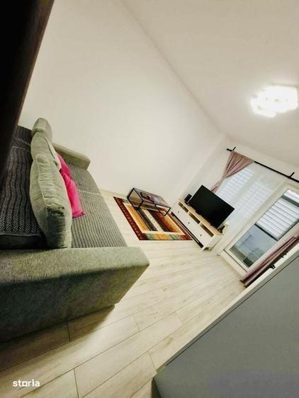Apartament cu 3 camere decomandat în Roșu