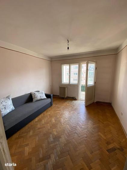 Apartament cu 4 camere, mobilat în Vasile Aaron
