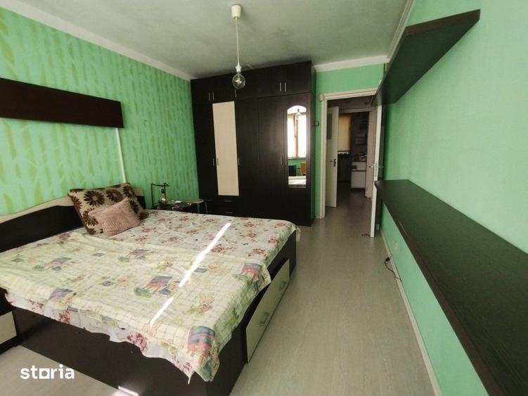 Apartament cu 3 camere semidecomandat, mobilat în Titan