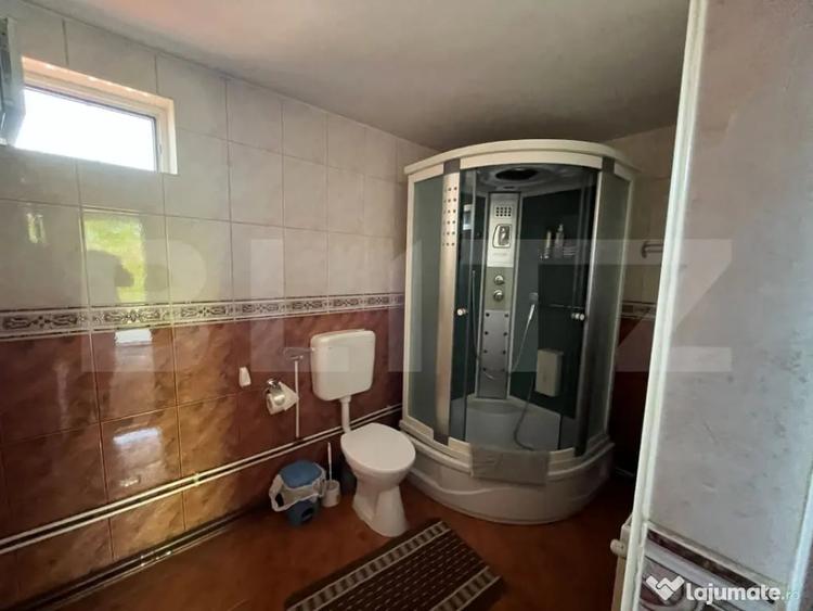 Casă cu 5 camere cu Teren 1579 Mp în Central