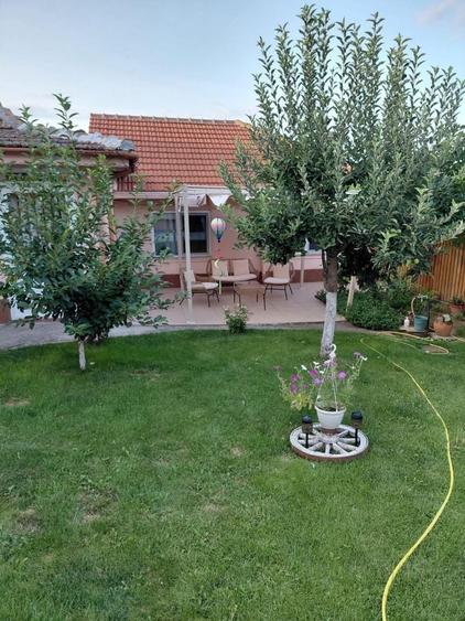 Casă cu 3 camere în Hârșova