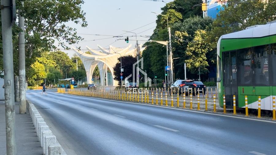 Apartament cu 2 camere decomandat în Eroii Revoluției