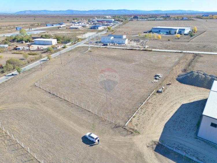 Teren Construcții intravilan de 4800 mp, în Vladimirescu