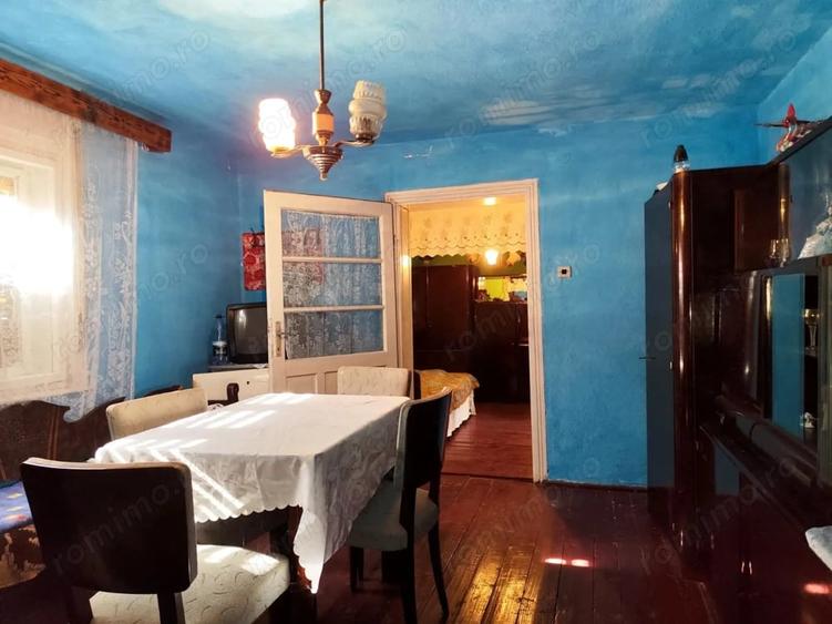 Casă cu 2 camere cu Teren 4600 Mp în Calea Mare