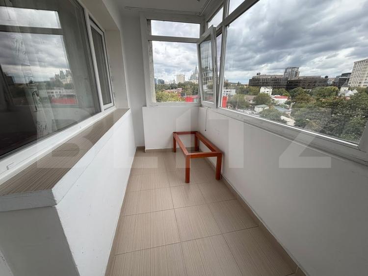 Apartament cu 3 camere decomandat, mobilat în Central