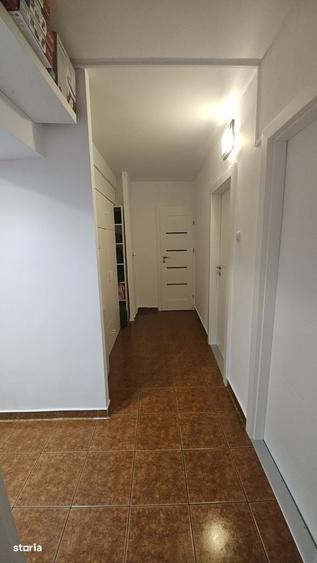 Apartament cu 4 camere decomandat în Noua