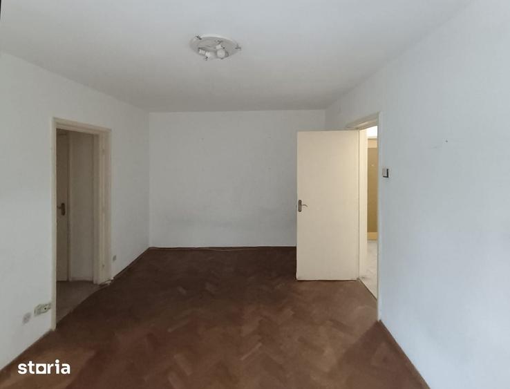 Apartament cu 2 camere semidecomandat în Pajura
