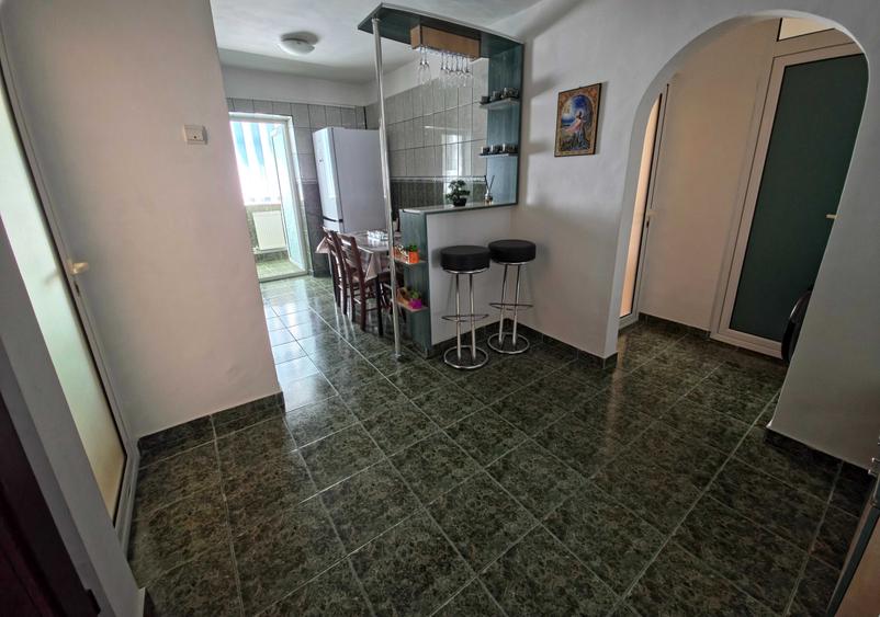 Apartament cu 2 camere decomandat în Steaua