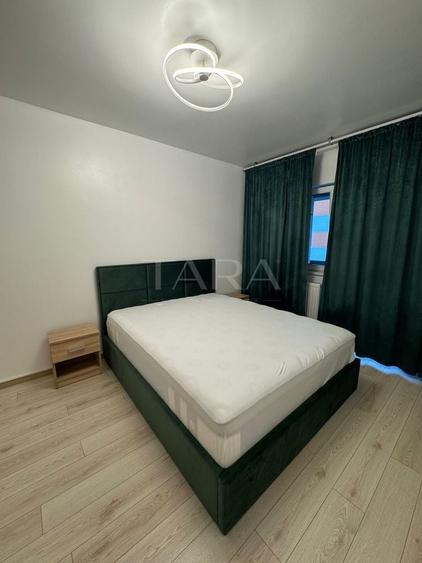 Apartament cu 4 camere semidecomandat, mobilat în Baciu