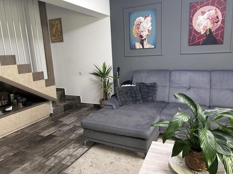 Casă cu 4 camere cu Teren 179 Mp în Central