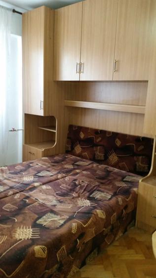 Apartament cu 3 camere decomandat în Republicii
