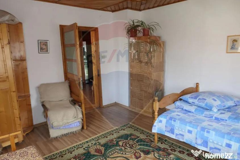 Casă cu 3 camere cu Teren 861 Mp în Central