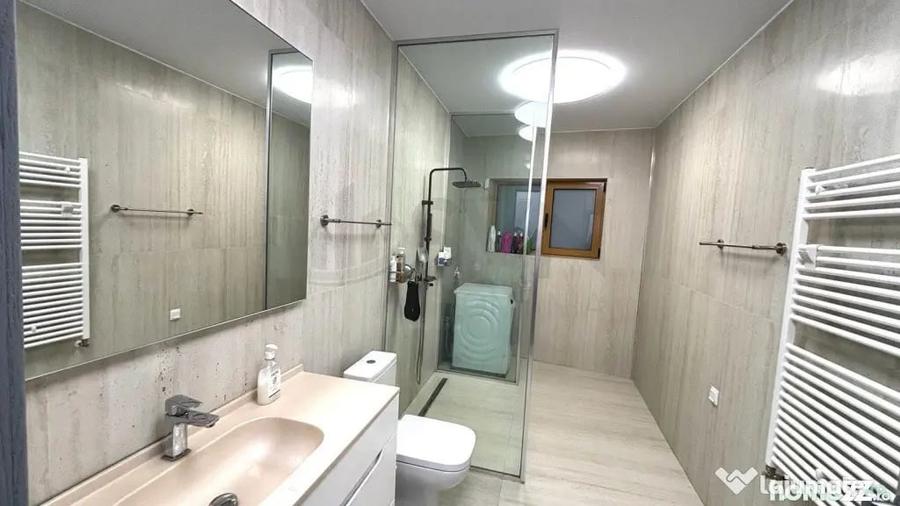 Apartament cu 4 camere decomandat în Primăverii