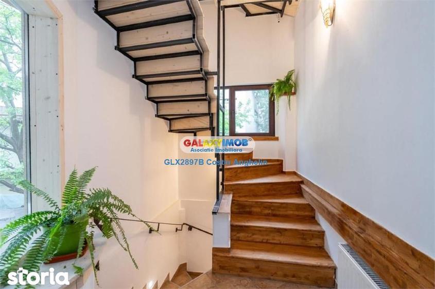 Casă cu 5 camere cu Teren 70 Mp în Romană