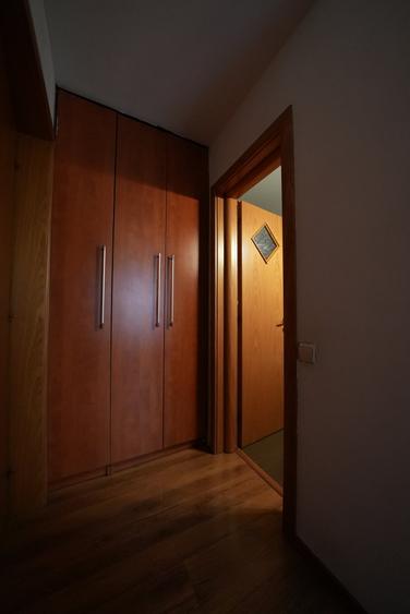 Apartament cu 4 camere decomandat, mobilat în Victoriei