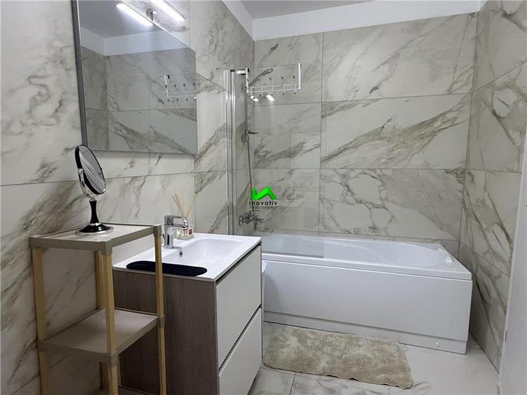 Apartament cu 3 camere decomandat în Hipodrom 3
