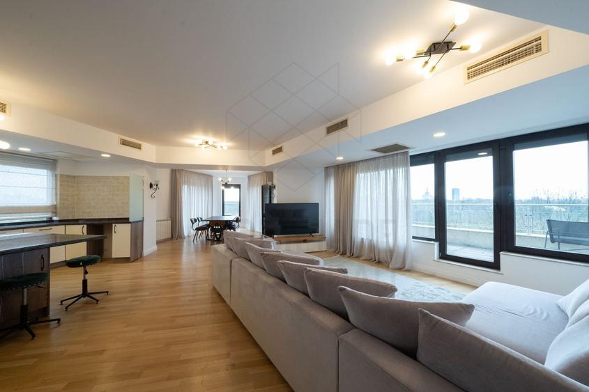 Penthouse cu 5 camere decomandat, mobilat în Herăstrău