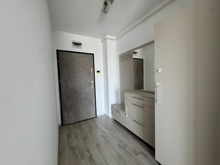 Apartament cu 2 camere semidecomandat, mobilat în Bună Ziua
