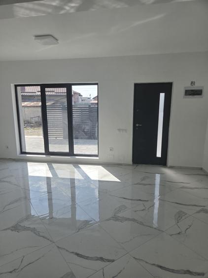 Casă cu 3 camere în Preajba