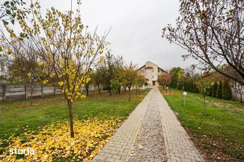 Casă cu 7 camere cu Teren 2187.53 Mp în Balotești