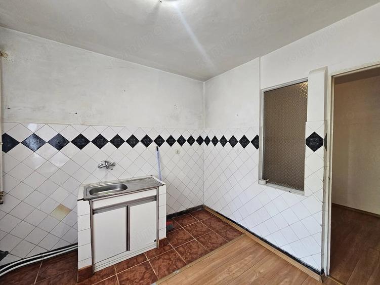 Apartament cu 2 camere semidecomandat în Mihai Eminescu