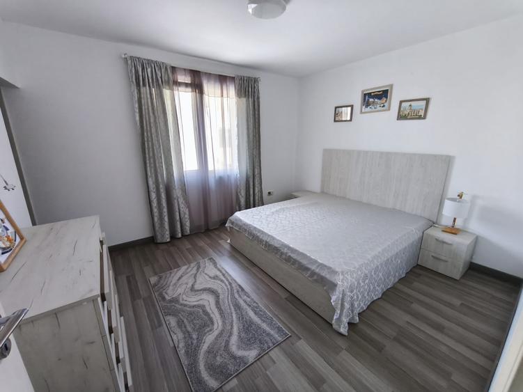 Casă cu 5 camere cu Teren 300 Mp în Mihai Bravu