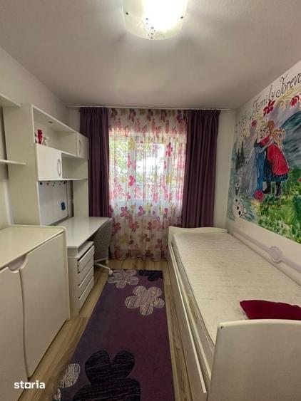 Apartament cu 4 camere decomandat în Valea Roșie