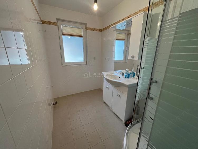 Apartament cu 3 camere semidecomandat în Nord