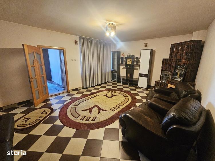Casă cu 3 camere în Central