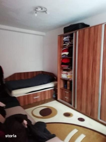 Casa 3 camere . - 3