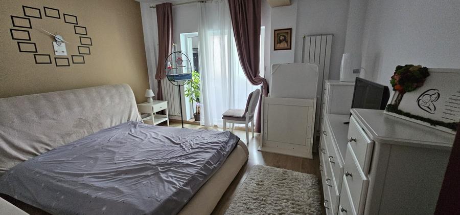 Apartament cu 3 camere decomandat în Primo
